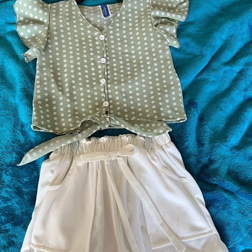 Cute 2pcs set very fresh for hot weather 😍